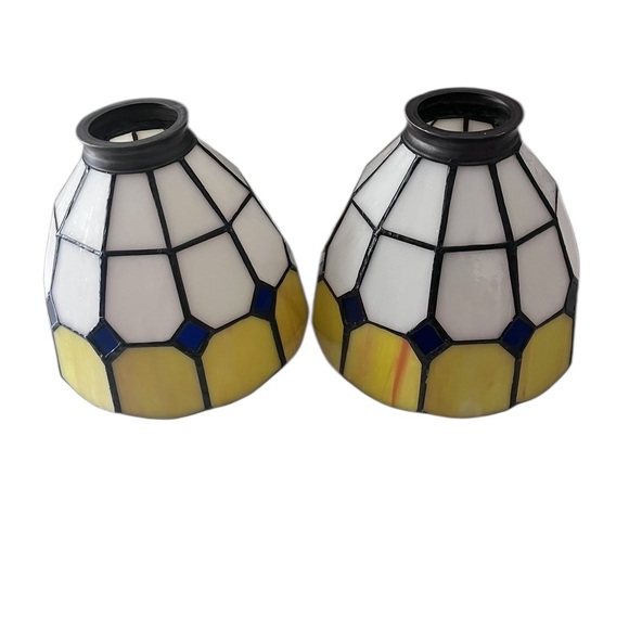 Tiffany Style Small
Lampshade, LQ0005, White and Blue, Stained Glass Lamp - Picture 3 of 9